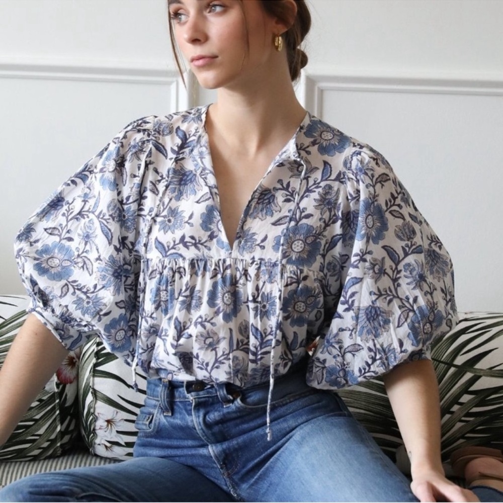 MILLIE Thalia Blue Floral Print Top Women Size Medium Bohemian Peasant Babydoll